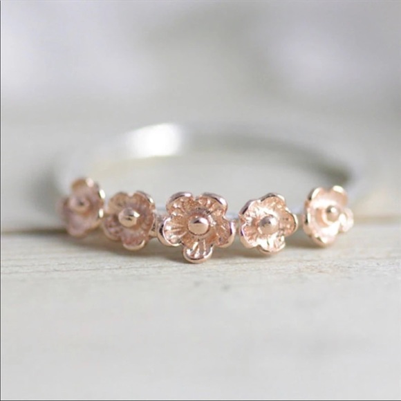 unbranded Jewelry - Rose Gold Flower Ring